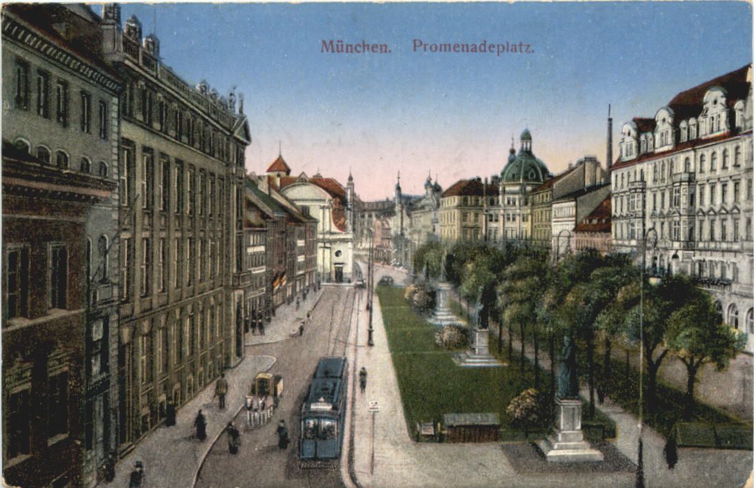 Ansichtskarte vom Promenadenplatz wo sich die Karmeliten-Apotheke befand.