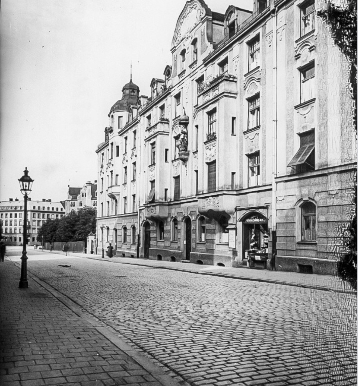 Foto: Georg Pettendorfer (1910) © Stadtarchiv München (DE-1992-FS-NL-PETT1-2432 / ohne Änderungen / Lizenz CC 4.0 BY-ND https://tinyurl.com/3kfzneru)